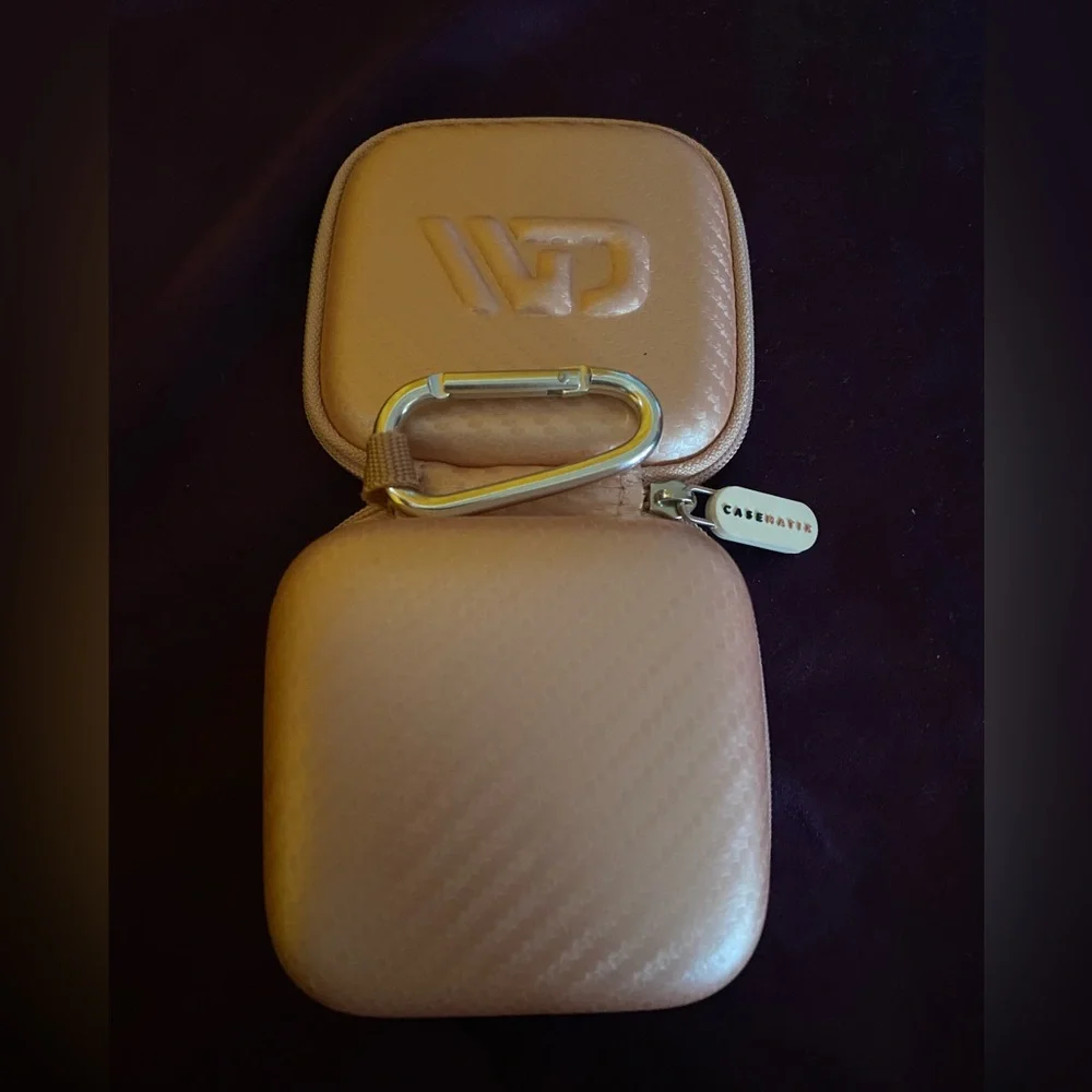 NWOT 3.75" Hard Shell EVA Travel Accessory Case With Carabiner Clip Rose Gold 😍 - Picture 10 of 10